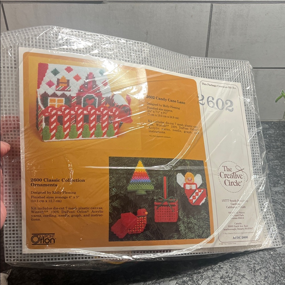 Vintage Creative Circle Christmas Ornament Kit Needlepoint. New in pkg